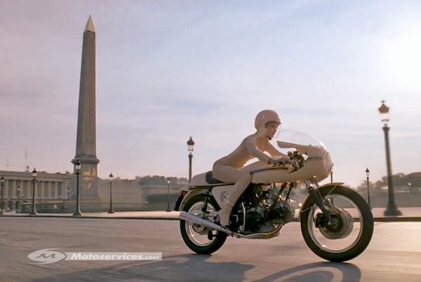 Les deux-roues motorisés bientôt interdits à Paris ?