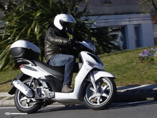 Essai et vidéo Keeway Logik 125 : grandes roues à petit prix