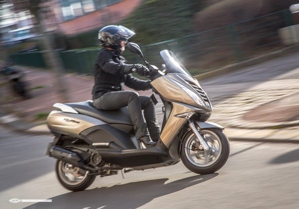 Essai et vidéo Peugeot Citystar 125 Air : mini GT en mode éco