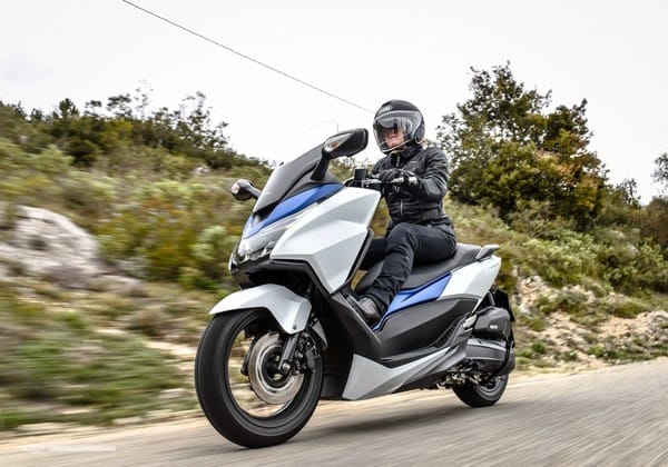 Essai et vidéo Honda Forza 125 : un sport-GT fort en gueule !