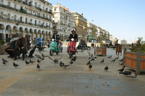 LML lance la "mode rétro" en pleines rues d'Alger