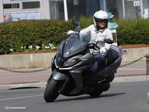Essai Kymco Downtown 125 : un GT sans complexes