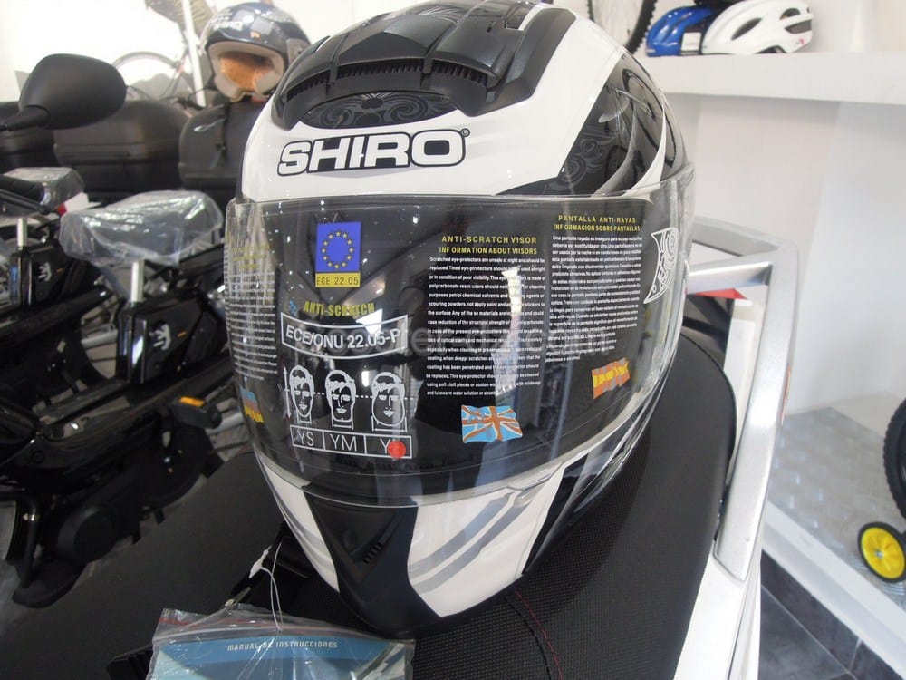 Protection pour enfants : casque SHIRO SH-829 noir/blanc