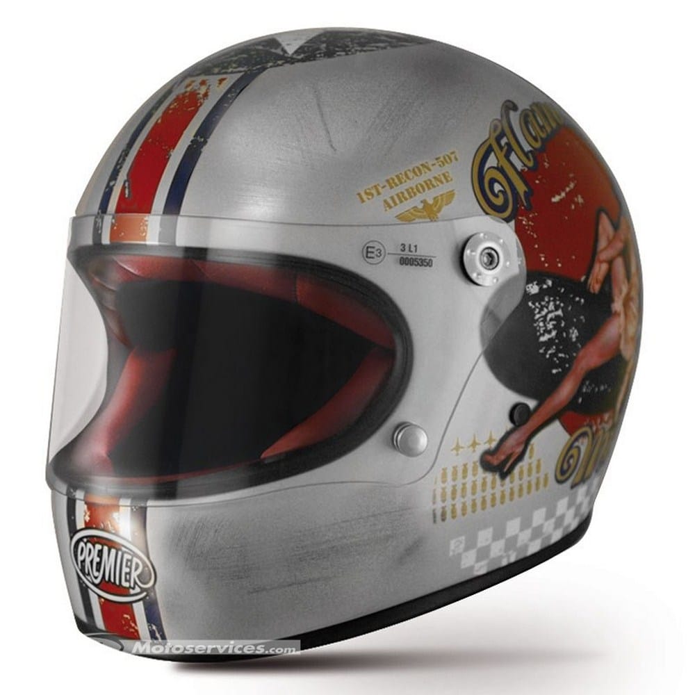 Premier fait encore sa pin-up