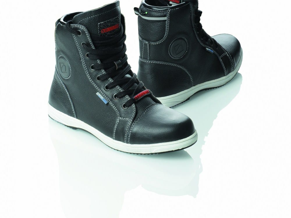 Baskets moto Booster Taranto : étanches et pas chères !