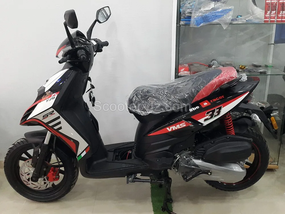 VMS : Nouveau SR Motard 125 finition "TYPHOON" & "33"