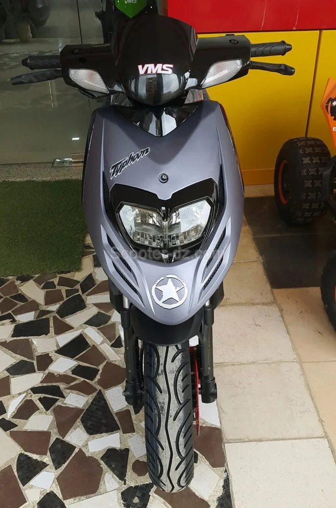 VMS : Nouveau SR Motard 125 finition "TYPHOON" & "33"