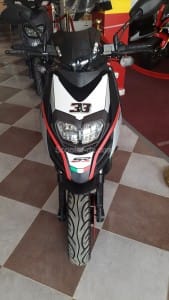 VMS : Nouveau SR Motard 125 finition "TYPHOON" & "33"