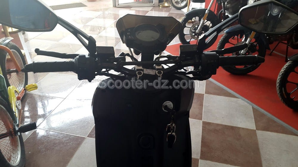 VMS : Nouveau SR Motard 125 finition "TYPHOON" & "33"