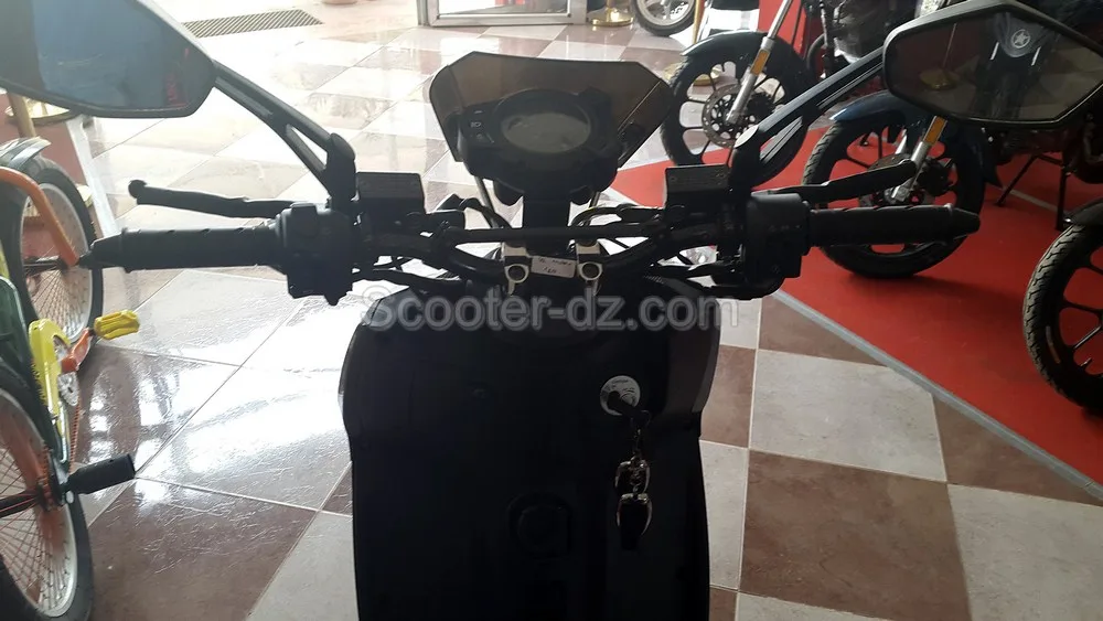 VMS : Nouveau SR Motard 125 finition "TYPHOON" & "33"