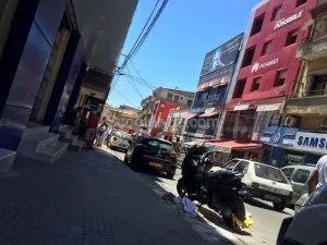 Amis "Scootéristes" : attention aux sabots sur Alger !