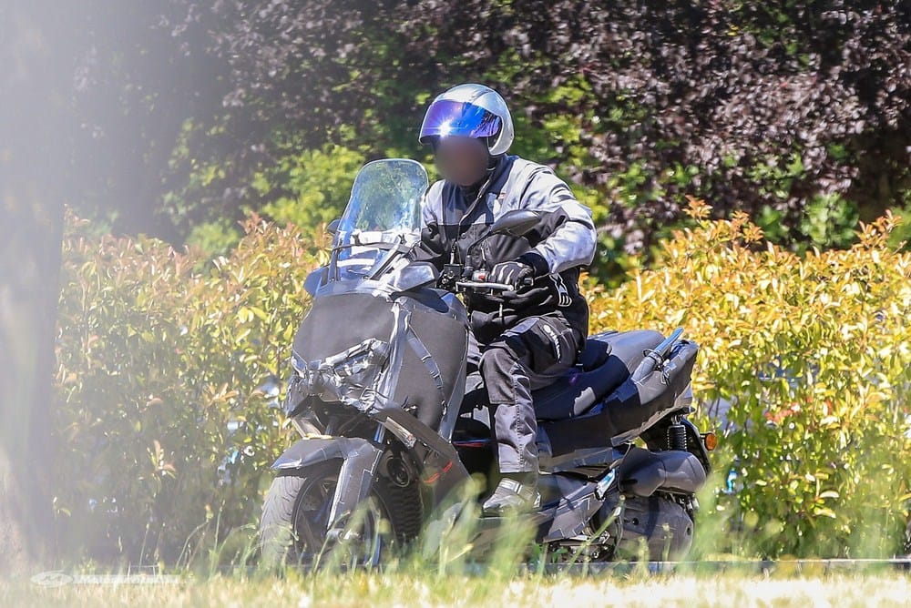 Nouveaux Yamaha X-Max 250 et 400 2017 : les premiers clichés volés