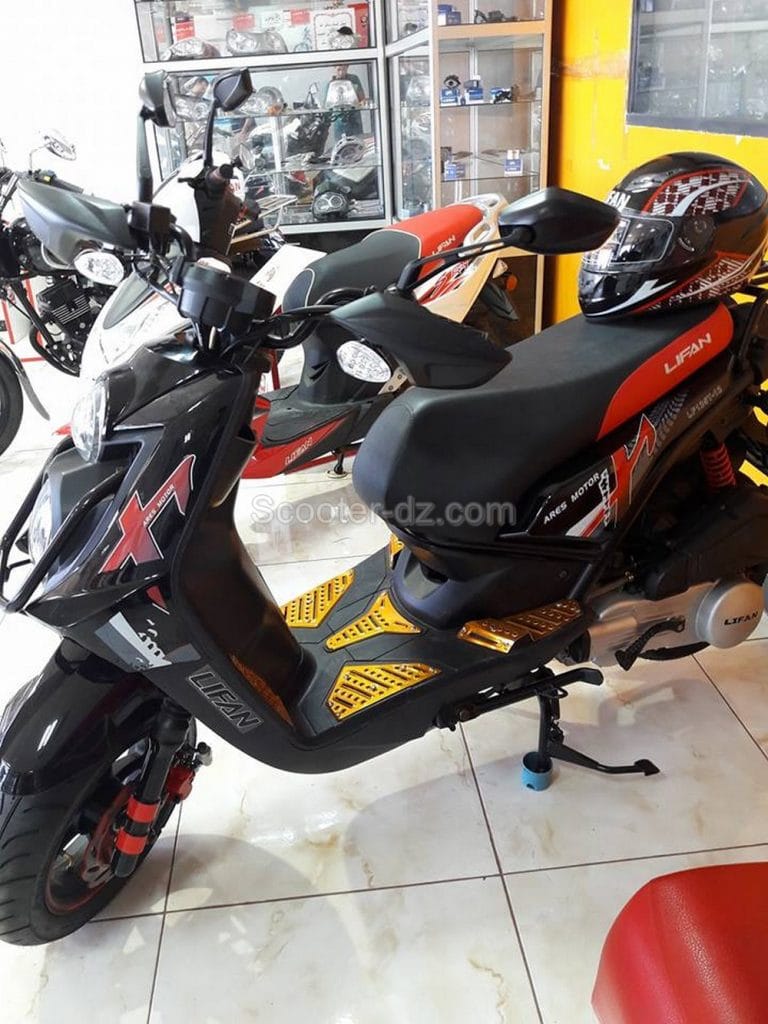 Lifan LF125T-12 disponible avec carte d'immatriculation et casque !