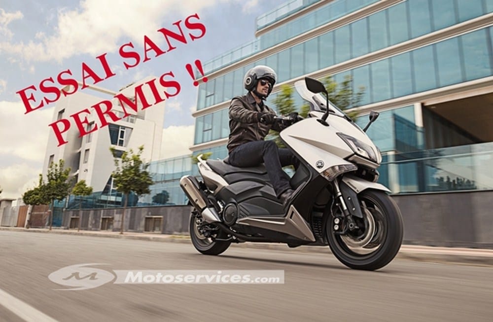 Essais du Yamaha Tmax et des maxiscooters sans permis !