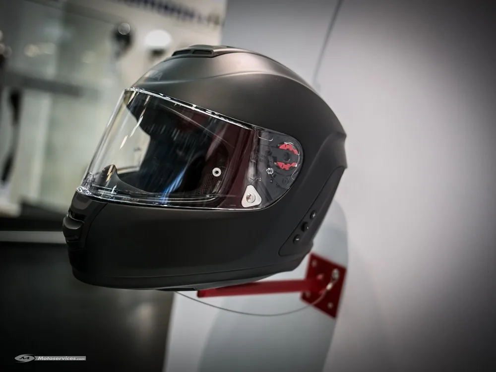 Nouveauté 2017 : Sena INC et AiO, les casques intégraux intelligents – Intermot 2016
