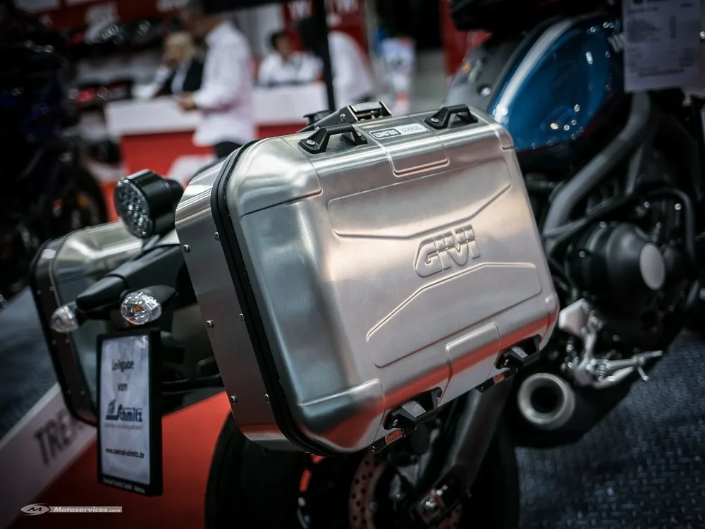 Nouveauté 2017 : top-cases Givi Trekker Dolomiti – Intermot 2016