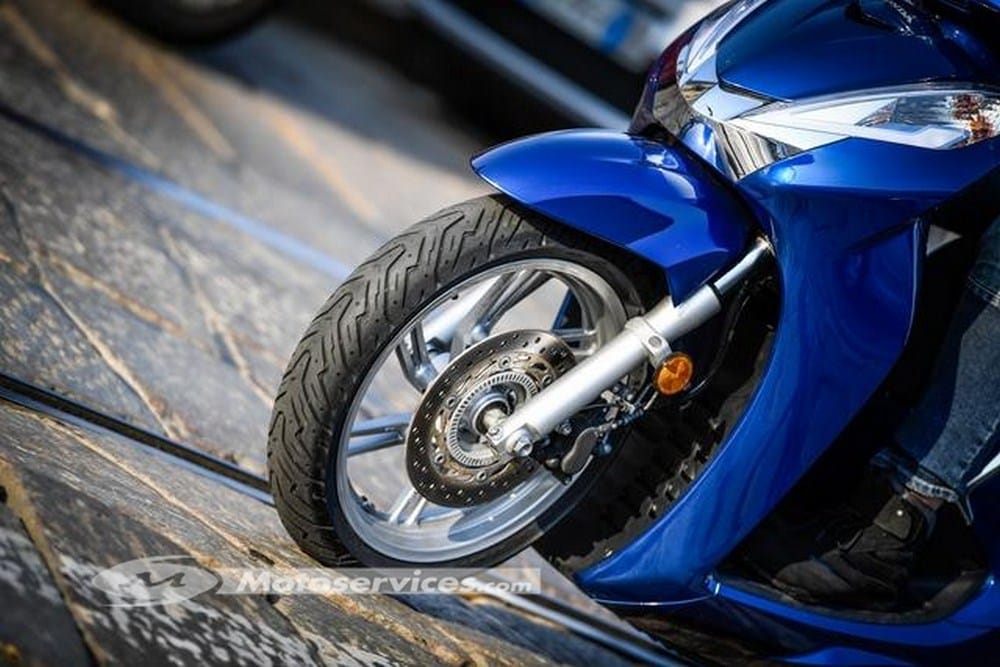 Pneu Pirelli Angel Scooter 2017 : Nouvelle référence Sport Touring