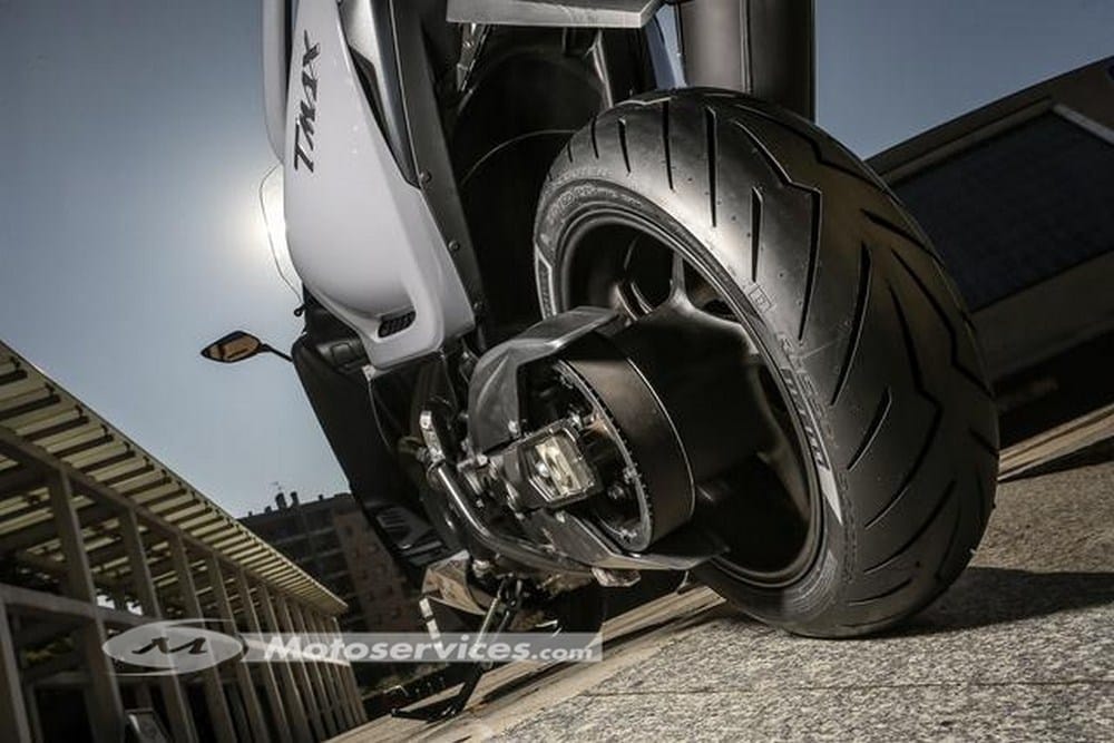 Pneu Pirelli Diablo Rosso Scooter 2017 : Plus de sport !