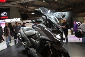 Kymco, le maxi-scooter taïwanais AK-550