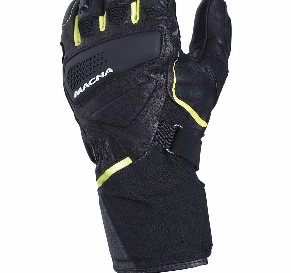 Gants Macna Fugitive : sport touring et tactiles pour l&rsquo;hiver