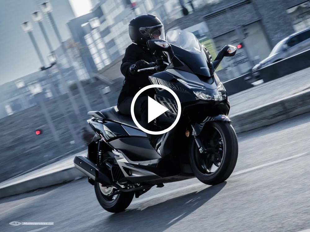 Video Honda Forza 125 2017 : Toutes les évolutions de la version Euro4 en images !