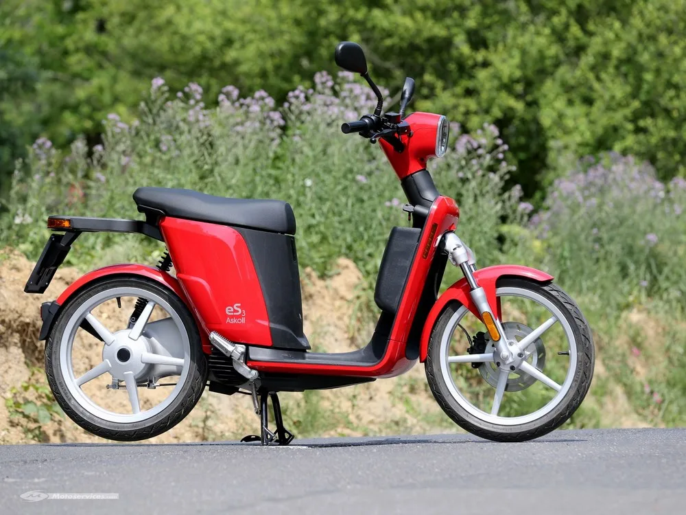 Askoll eS3 : essai express du scooter électrique 100 cm3