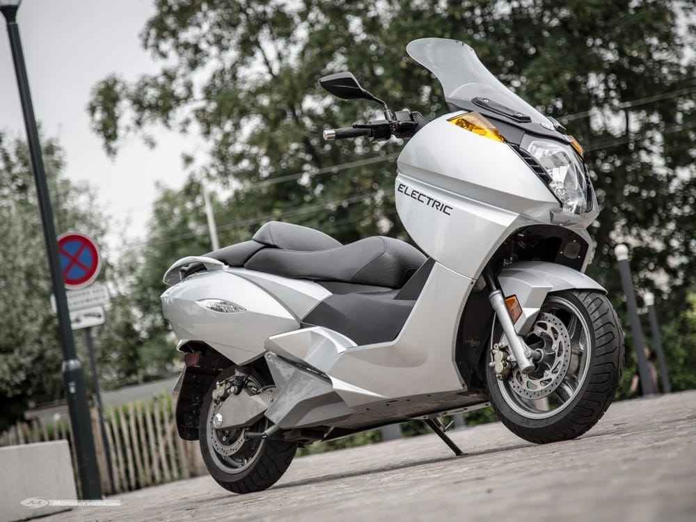 Vectrix VX-1 : nouveau chargeur rapide et nouveaux tarifs