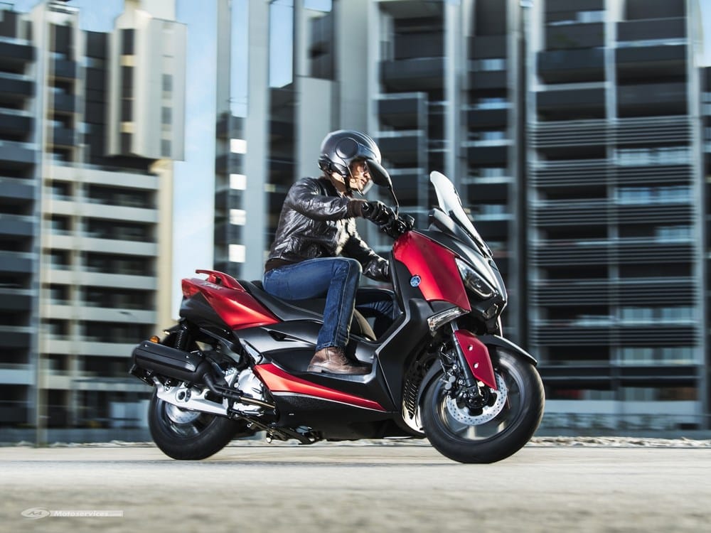 Yamaha X-Max 125 2018 : look, antipatinage et démarrage sans clé !