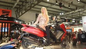 #Live Eicma 2017 : « Girls of Eicma » les 20 plus belles hôtesses