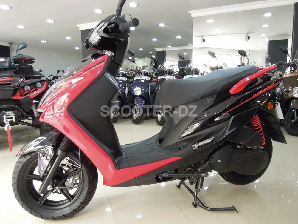 VMS Cygnus X 125 : nouvelle silhouette, nouveau moteur …
