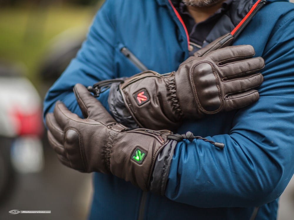 Test V Quattro Virago : des gants chauffants et vintage !