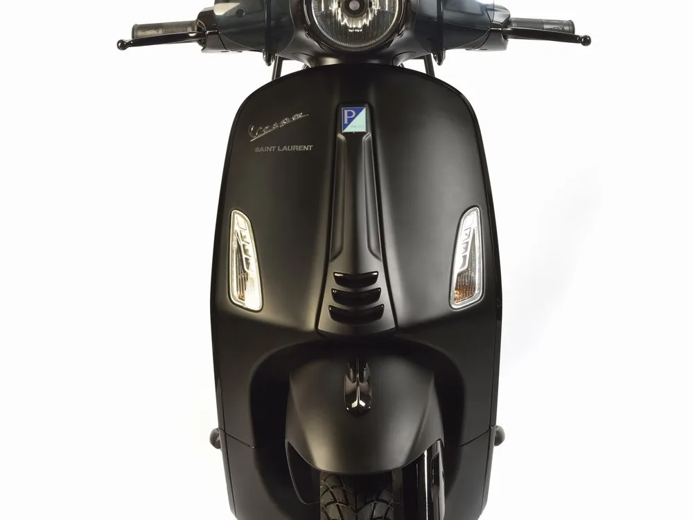 Vespa Saint-Laurent : chez Colette pour le clap de fin