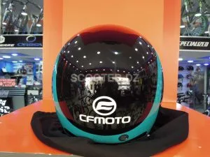 Destockage des casques jet CF MOTO (normes ECE 22.05)