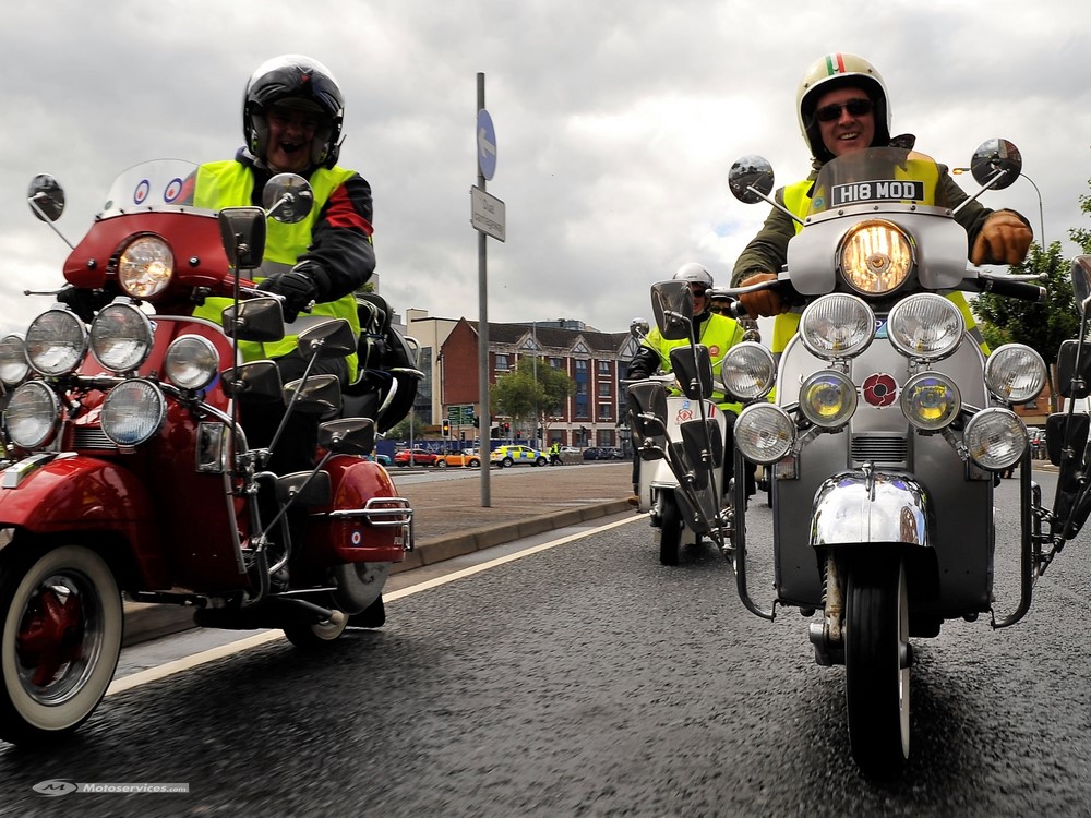 Vespa World Days 2018, photos : des Guêpes envahissent Belfast !