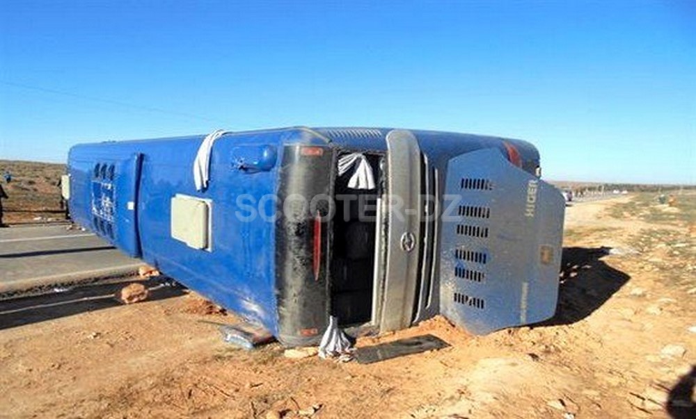 Biskra : 2 décès et 42 blessés dans le renversement d’un bus à Bir Naâm