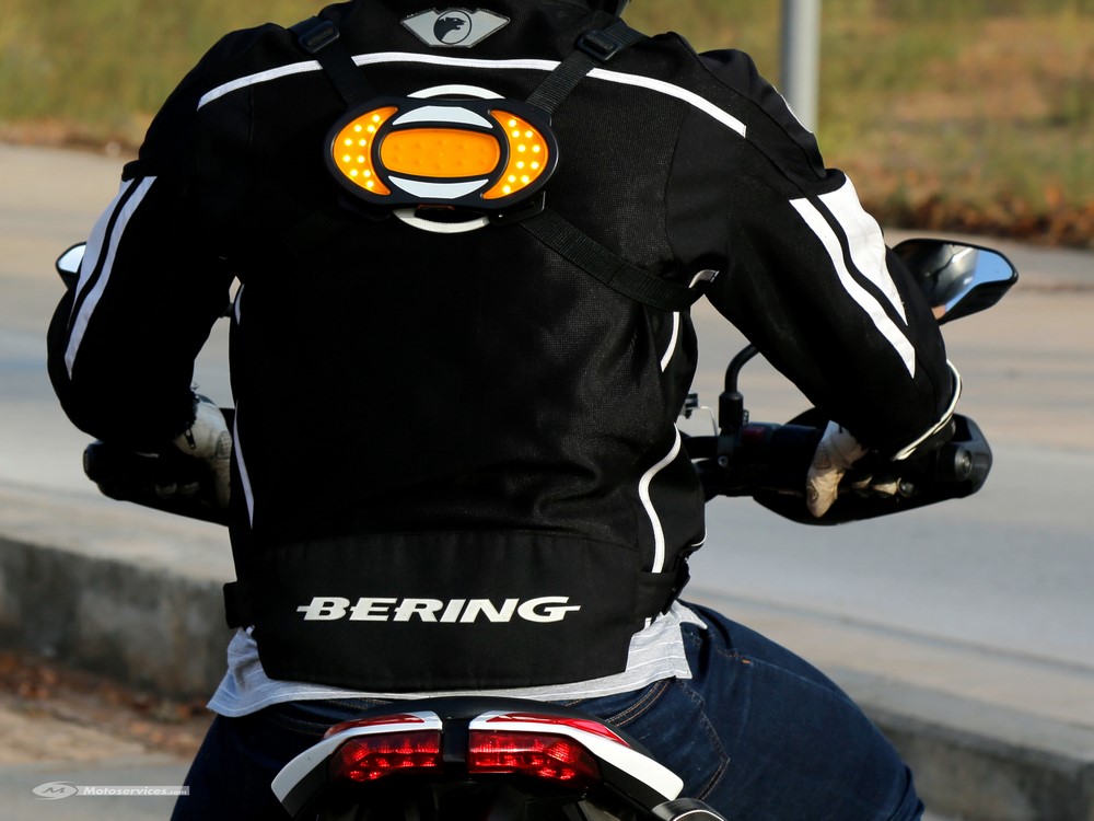 Clic-Light : Des clignotants et un 3e feu stop pour être mieux vu