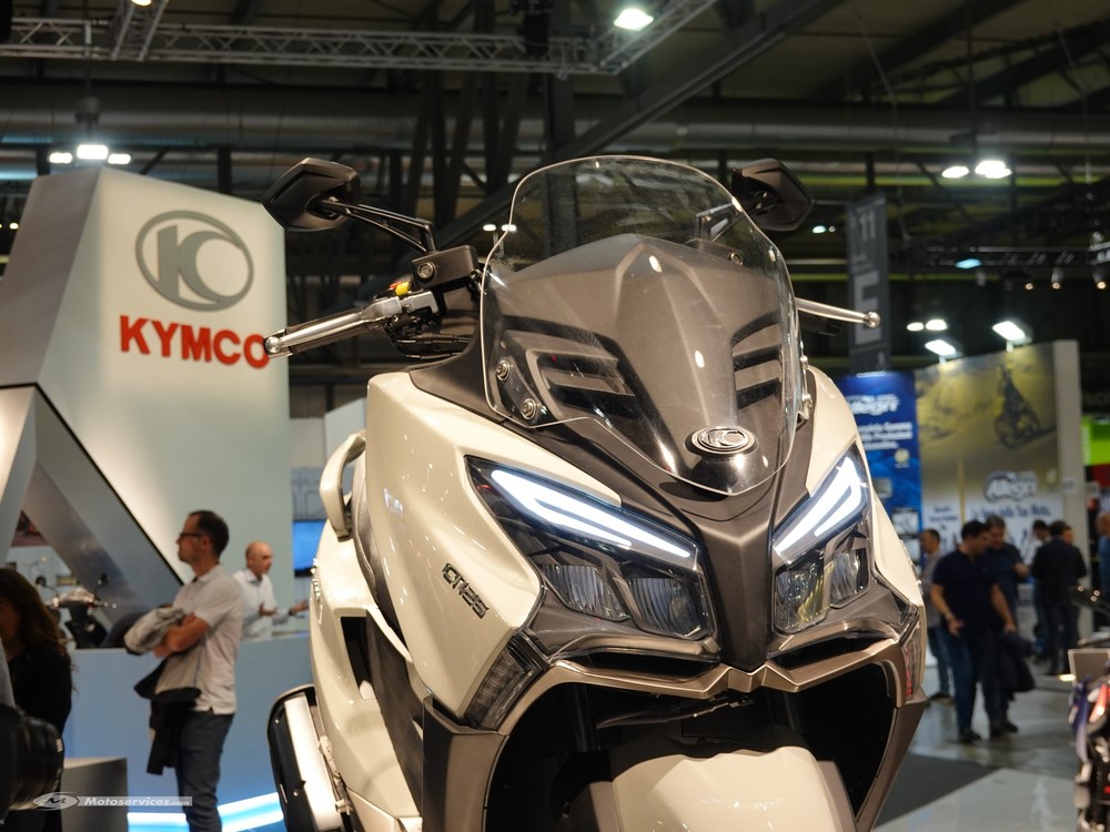 Kymco X-Town City 125 2019 : bas de selle et plancher plat