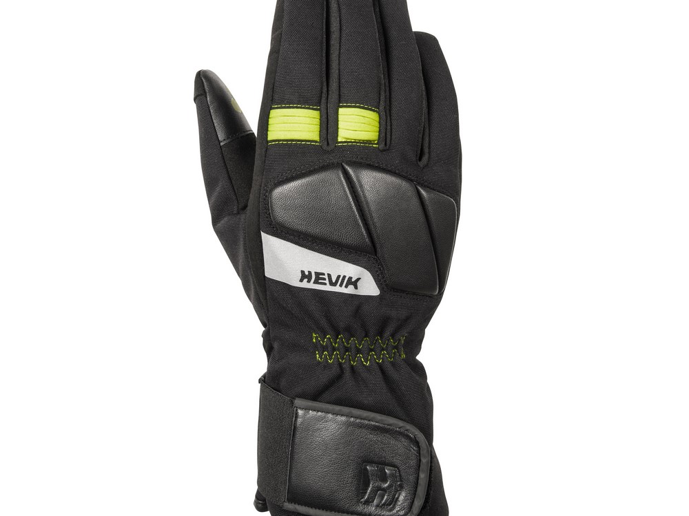 Hevik Giove et Minerva : L’accord de gants pour voyager