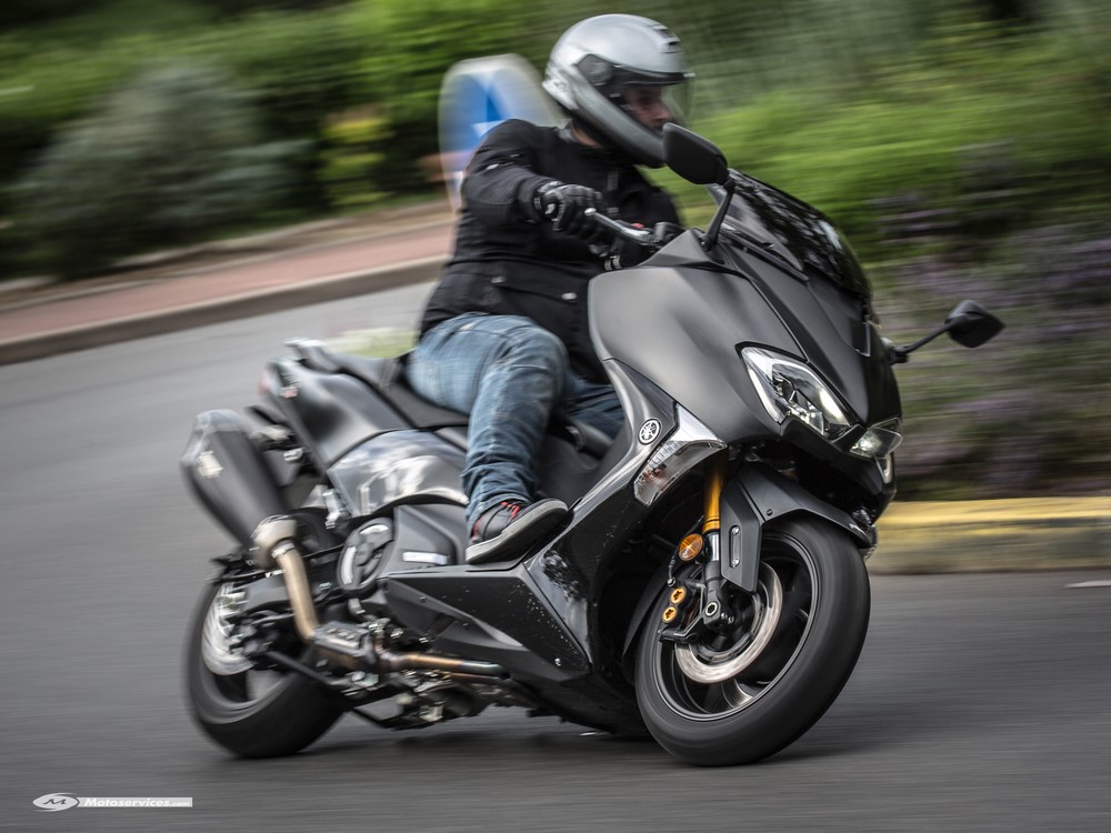 Essayez un maxi-scooter Yamaha même sans le permis !