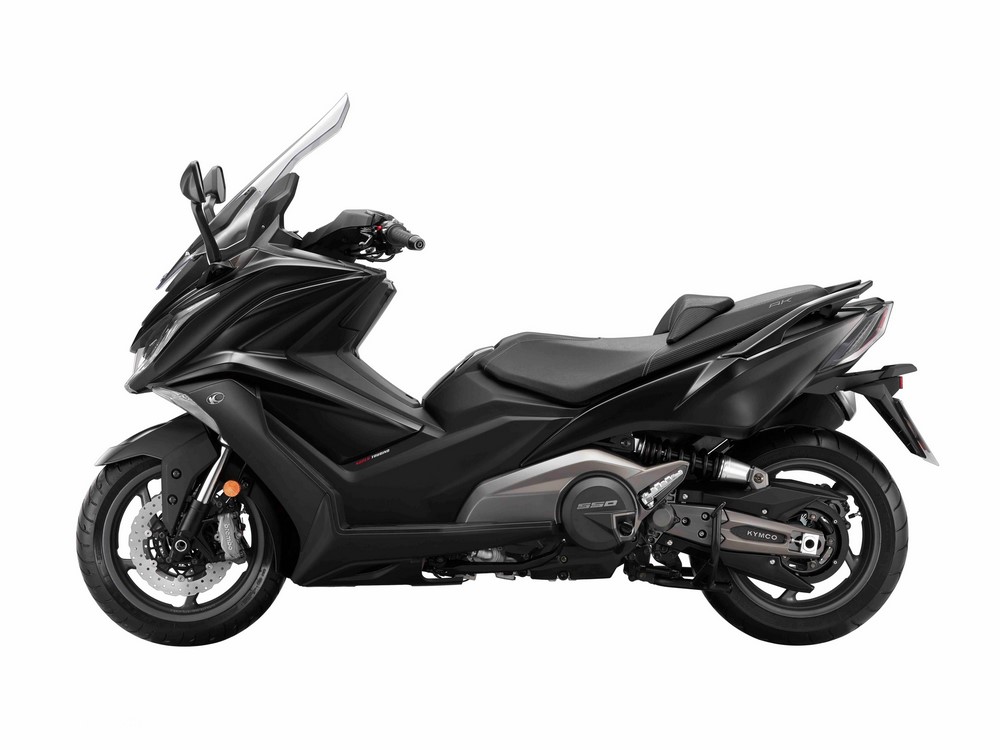 Kymco AK550 : garantie 3 ans et assistance 0 km