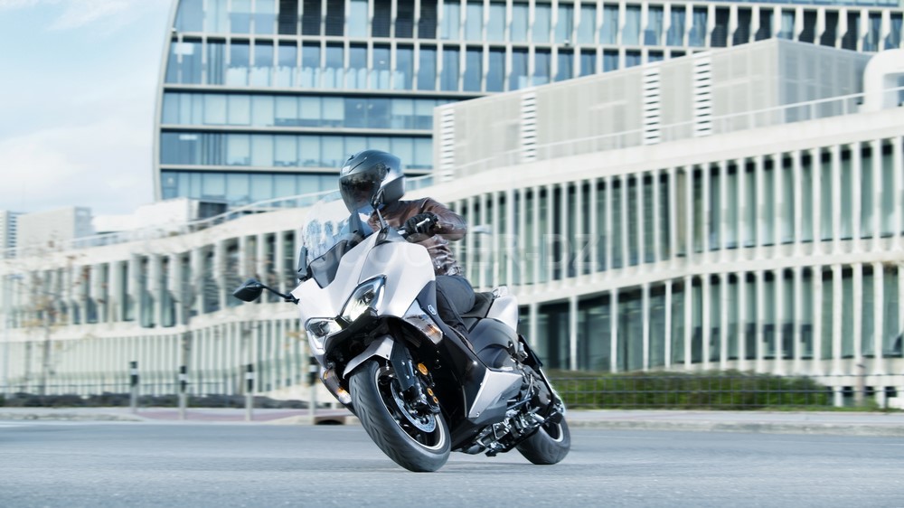 Yamaha Algérie : le TMAX 530 DX coloris « Ice Fluo » est là !