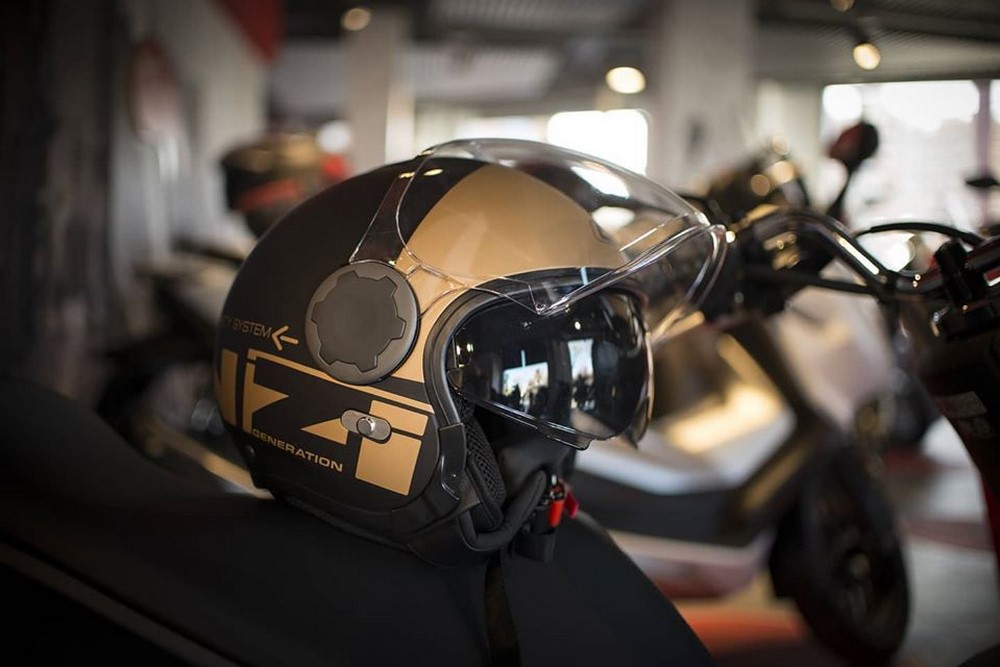 NZI Helmets, la marque de casque, représentée par PROX4 en Algérie