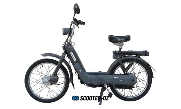 Une Vespa Ciao rétrofitée roule en électrique sur le vélodrome de Cavaillon